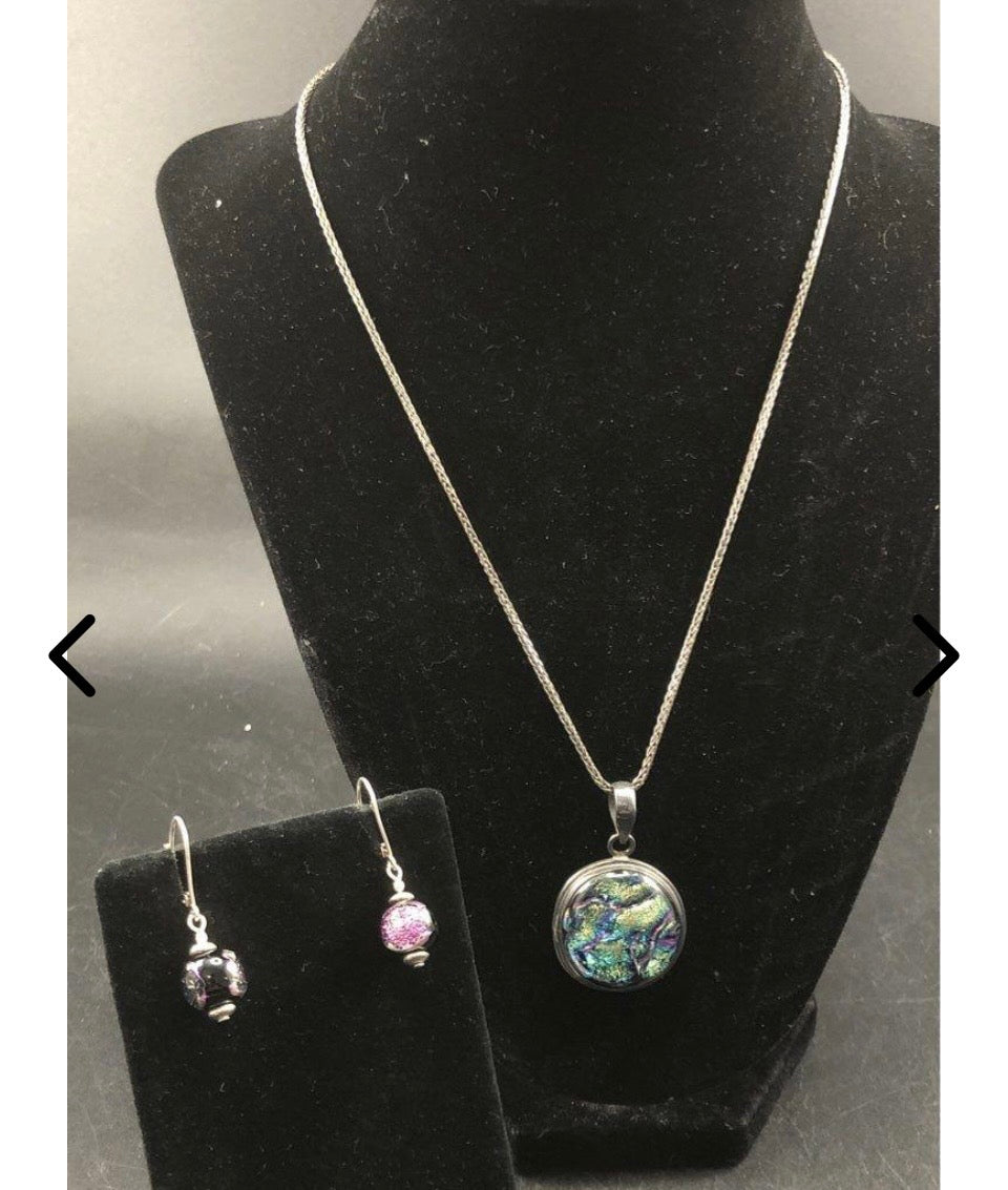 Sterling silver & resin pendant & chain