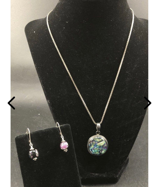 Sterling silver & resin pendant & chain